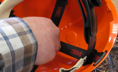 Kopfschutzkombination zusammenbauen